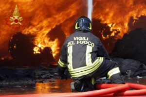 incendio-vigili-del-fuoco-pompiere