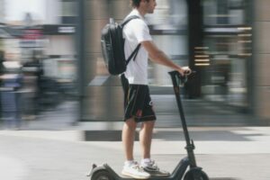 Palermo, stretta per monopattini e bici nelle vie pedonali del centro