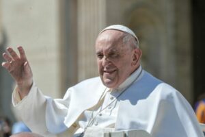 Papa Francesco “Governanti non alimentino scontro, puntare alla pace”