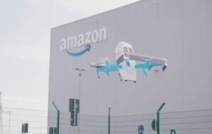 Amazon, primo volo di prova per le consegne con i droni in Abruzzo