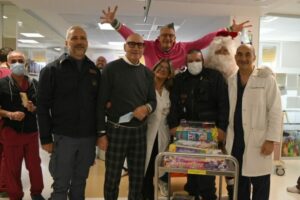 Babbo Natale e i campioni del mondo Graziani e Lucchetta all’Ismett di Palermo