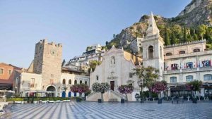 Piazza IX aprile Taormina (viator.com) - Teleone.it